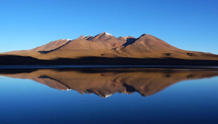 HOTEL DEL DESIERTO - LAGUNA COLORADA - SOL DE MAÑANA - LAGUNA VERDE - HITO CAJON 