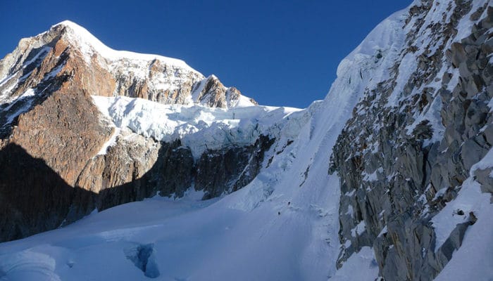 ASCENSION GORRA DE HIELO – CAMP HAUT PICO DEL NORTE ILLAMPU