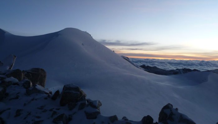 LAGUNA LECHE KHOTA – VALLÉE CHACHACOMANI – CAMP DE BASE CHACHACOMANI