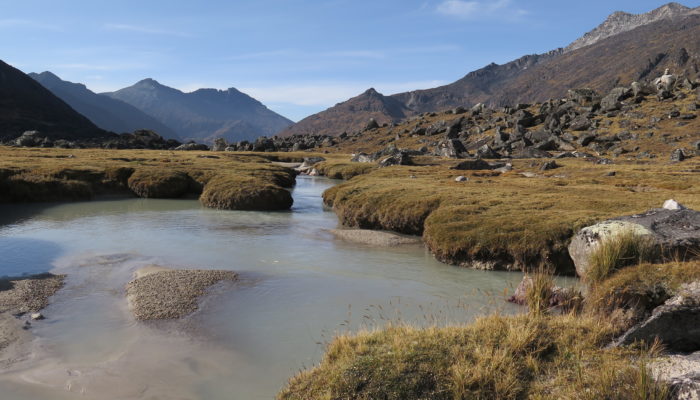 LA PAZ – LAGUNA KHOTIA – LAGUNA JANQ’U QUTA (4.715 m alt.) – CAMP DE BASE JANQU LAYA (4.560 m alt.)