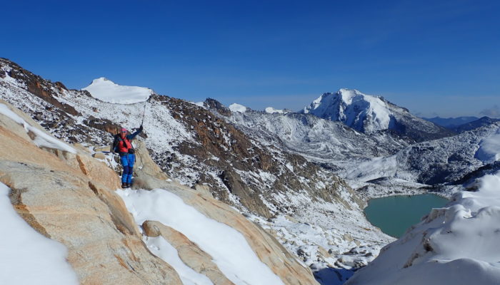 OPTION: REFUGE SANTOS – CAMPCERRO WILA LLUXITA (4.895 m alt) – CERRO MULLU APACHETA(5.400 m alt)