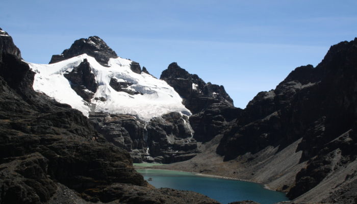 REFUGE SANTOS - LAGUNA TRES PICOS (4640M) - LAGUNA KHOTA PATA (4460M) - REFUGE SANTOS